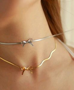 Bow Necklace