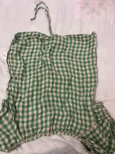 puffed sleeve top