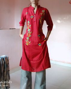 Collar Neck Red Khurti