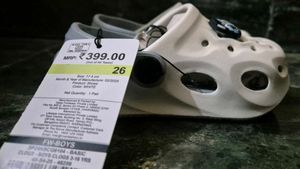 Brand new Max Kids Clogs - Comfortable &amp; Stylish