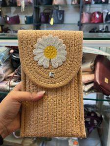 Cute Daisy Straw Phone Bag
