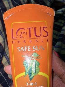 Lotus Herbals Safe Sun Daily Sunscreen