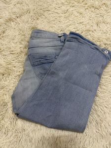 Light Wash Denim Capri