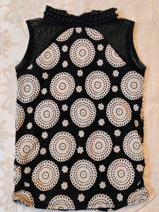 Chic Black & White Embroidered Sleeveless Top
