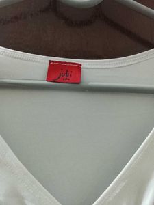 Elegant White V-Neck Top