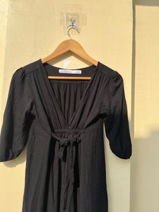 Chic Black V-Neck Tie-Waist Top