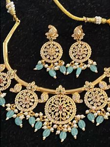 beautiful hasli pattern pearl stone set