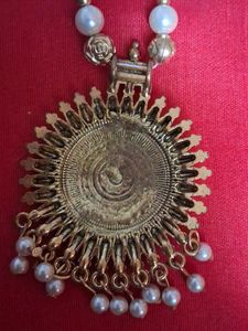 Pearl &amp; Gold Tone Necklace