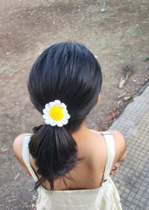Crocheted Sunflower Hairtie/daisy hai