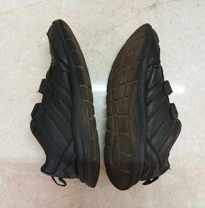 BLACK SCHOOL SHOES