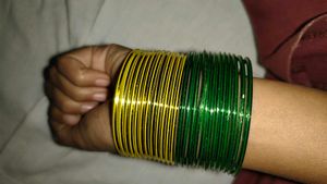 Bangles - Green &amp; Gold