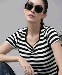 Classic Black &amp; White Sweet Heart Neck Striped Top