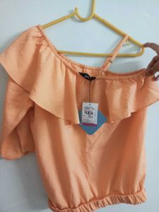 Chic One-Shoulder Ruffled Top