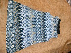 Stylish Cala Dress with Black Collar