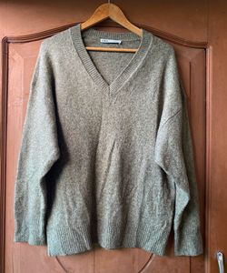 ZARA V-Neck Knit Sweater - Size Small (can fit m-L