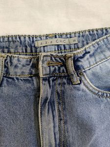 AKA CHIC JEANS