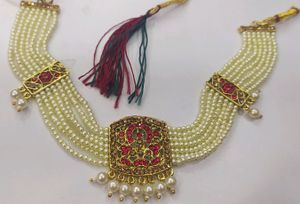 pearl maroon neck piece set with maang tika
