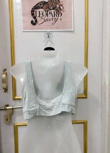 Light Grey V-Neck Cropped Top bra