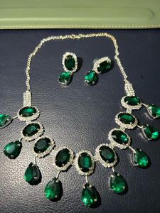 Emerald Green Gemstone Necklace &amp; Earring Set