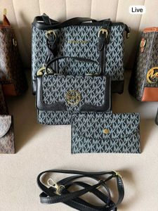 Micheal kors slingbags