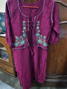 Embroidered half kurta with koti