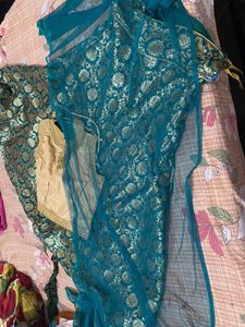 Ye Complete Dress Mne Ek Bar Bhi Nh Phni . Ur Lehnga Phna H . Very Beautiful With Amazing Flair. Check The Vedio For More Details