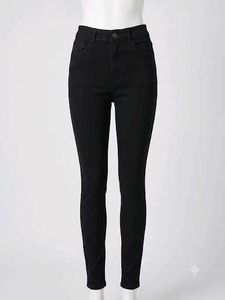 Classic Black High-Waisted Skinny Jeans