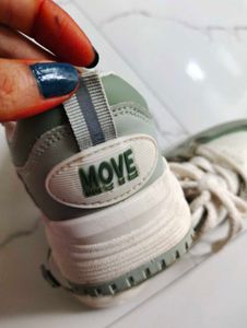 Trendy Colorblocked Sneakers for Women