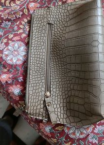 Elegant Croc-Embossed clutch