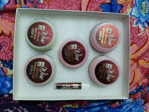 Combo Of Book And Wine Facial Kit