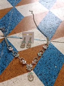 Sparkling Rhinestone Necklace & Earrings Set