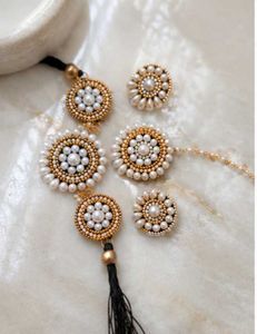Exquisite Pearl & Gold Toned Jewellery Set