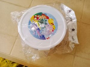 Round Plastic Lunch Box