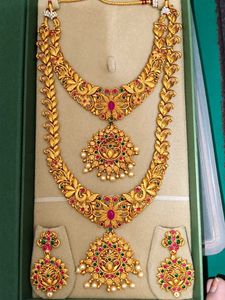 Exquisite Indian Gold Tone Necklace Set