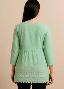 Chikankari Short Kurti 🪞