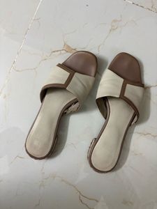 Stylish Beige & Brown Flat Sandals