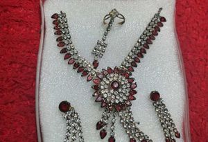 Stunning Red &amp; White Stone Jewellery Set