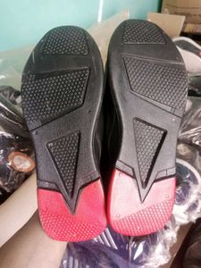 NEW NO USED CASUAL SHOES FOR MEN.