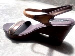 Stylish Bronze block heals
