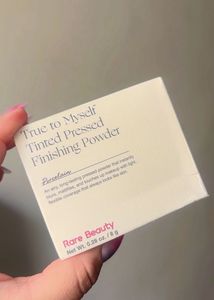 Rare Beauty Finishing Powder