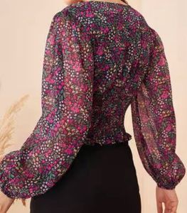 Chic Floral Print Smocked Blouse M size