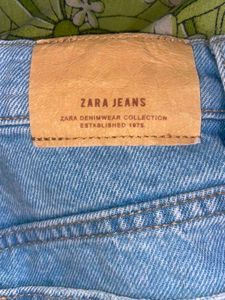 zara | Light Wash Distressed Denim Shorts