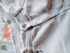 Casual Beige Pants with Frayed Hem