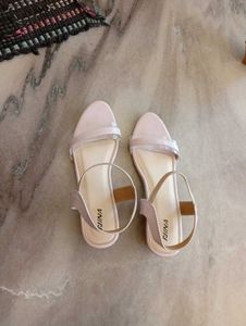 Chic Pink Flat Sandals