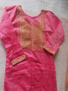 Beautiful Pink Kurta with Gold Embroidery 💕