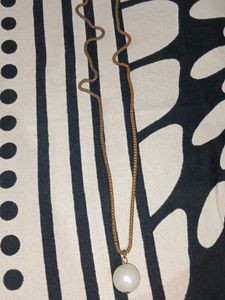 Elegant Pearl Pendant Necklace