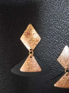 Unique Geometric Glitter Earrings,Black and golde