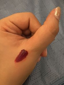 Insight Stay Matte cheery red Lipgloss