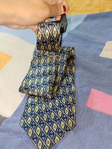 Shemoy Tie