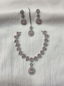 Pink Stone V-Shape Jewellery Set  💖